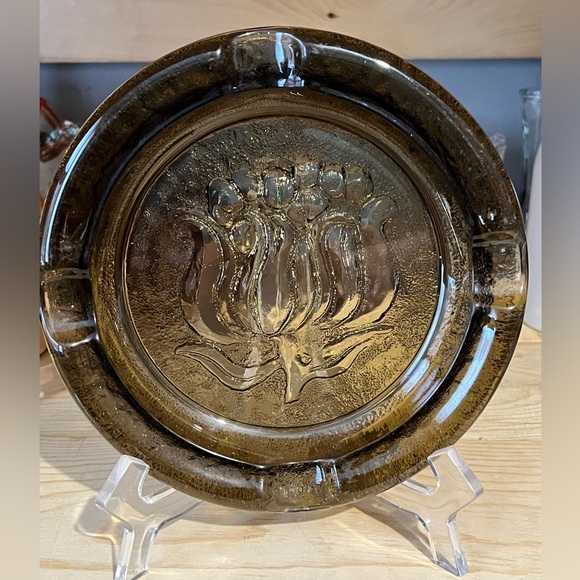 Vintage  Rose  Ashtray 1969 - Picture 3 of 9